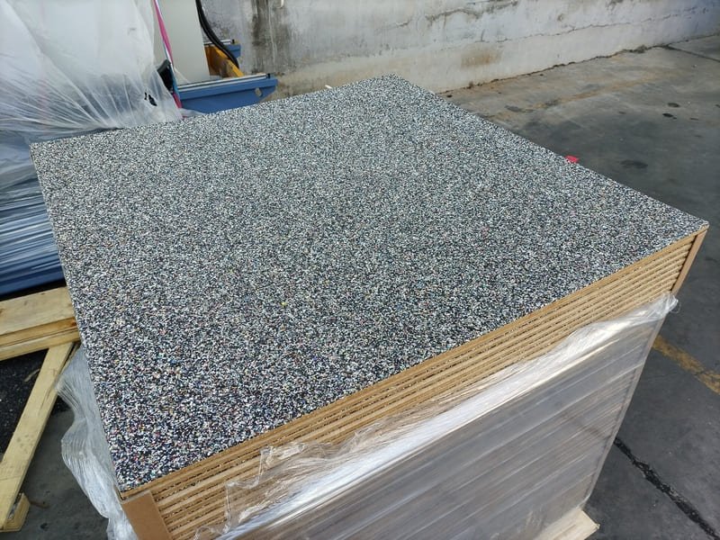 seamless rubber flooring rolls in a large gym